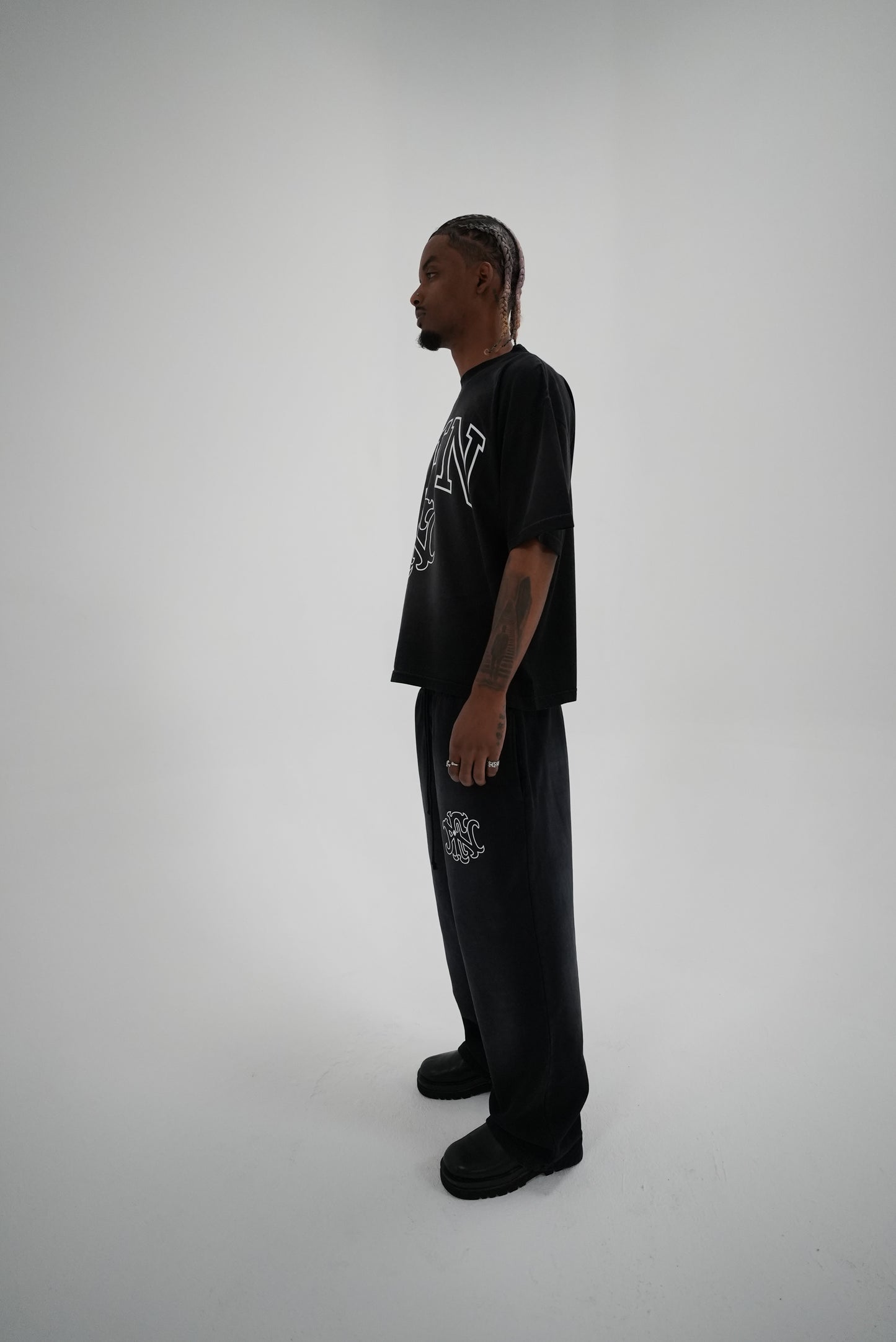 "VINTAGE ORIGIN" T-SHIRT (BLACK)