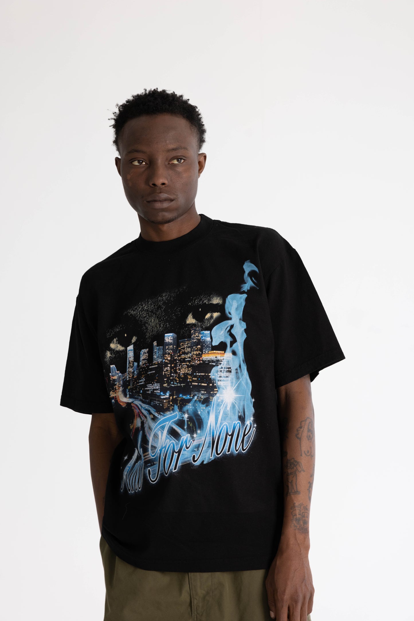 "CITY IS OURS" T-SHIRT (BLACK)